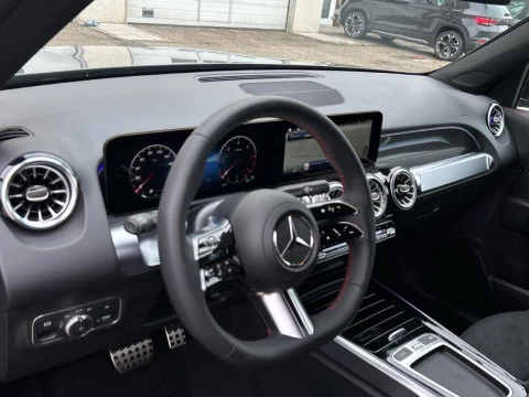 Mercedes-Benz GLB  200 d