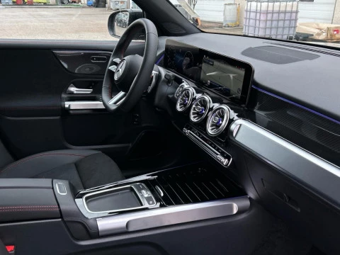 Mercedes-Benz GLB  200 d