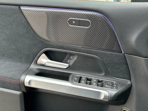 Mercedes-Benz GLB  200 d