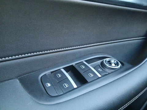 EBRO S400 1.5 DHE HEV Excellence CVT