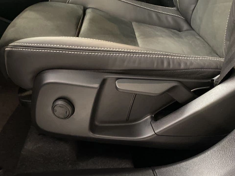 Volvo XC40 1.5 T3 R-DESIGN 5P