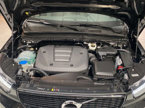 Volvo XC40 1.5 T3 R-DESIGN 5P