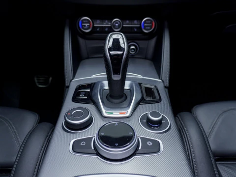 Alfa Romeo Stelvio 2.2 Diésel 154kW (210CV) Veloce Q4