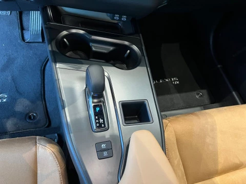 Lexus UX 2.0 300h UX Plus