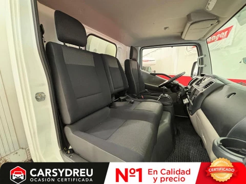 Nissan NT400 28.13/1 Básico R Cabina Abat Corta