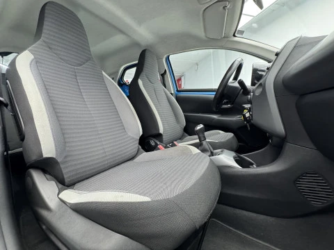 Toyota Aygo 1.0 70 x-play
