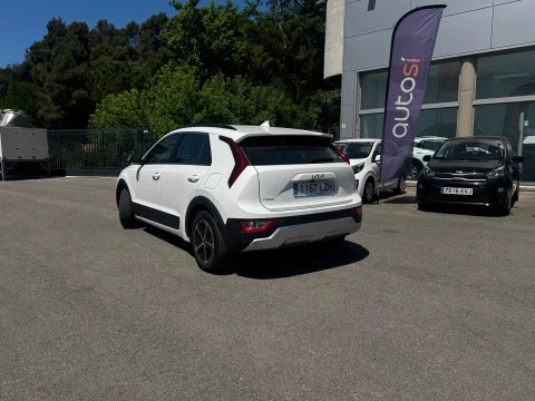 Kia Niro 1.6 GDi PHEV 104kW (141CV) Concept