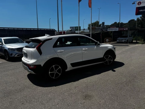 Kia Niro 1.6 GDi PHEV 104kW (141CV) Concept