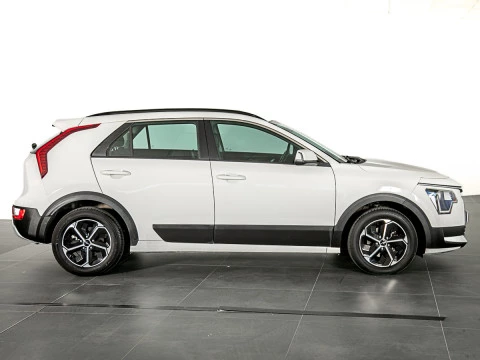 Kia Niro 1.6 GDi PHEV 104kW (141CV) Concept