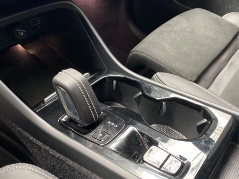 Volvo XC40 1.5 T5 RECHARGE R-DESIGN DCT 5P