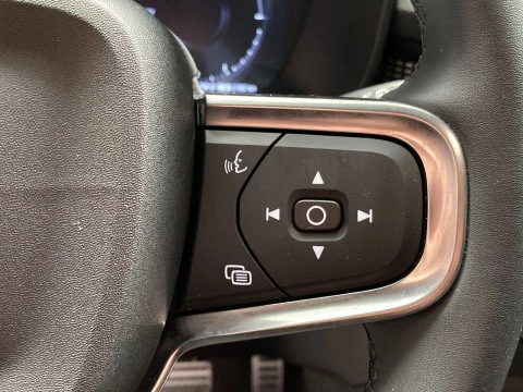 Volvo XC40 1.5 T5 RECHARGE R-DESIGN DCT 5P