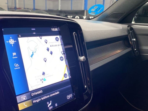 Volvo XC40 1.5 T5 RECHARGE R-DESIGN DCT 5P