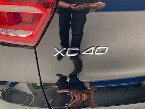 Volvo XC40 1.5 T5 RECHARGE R-DESIGN DCT 5P