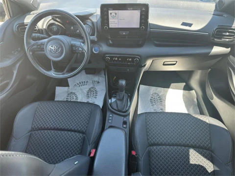 Toyota Yaris 5 Puertas Style 120H Automático (e-CVT)