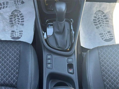 Toyota Yaris 5 Puertas Style 120H Automático (e-CVT)