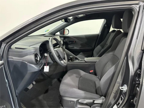 Toyota C-HR - Advance Hybrid 140