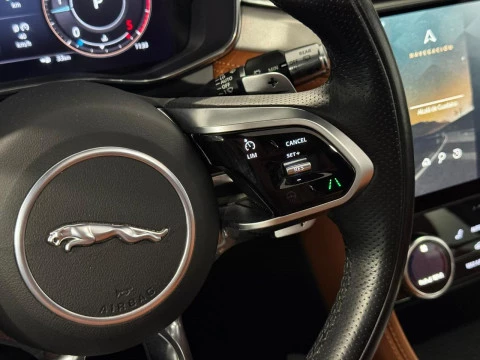 Jaguar F-Pace 2.0D I4 204PS AWD Auto MHEV R-Dynamic S 150Kw