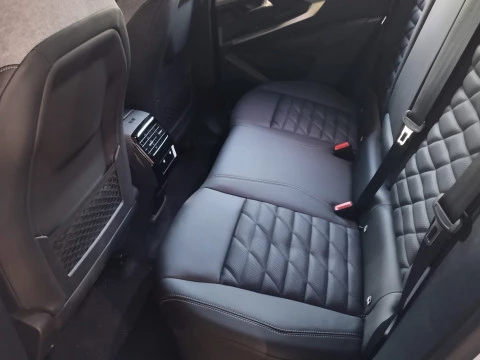 Peugeot e-3008 GT Eléctrico 157kW