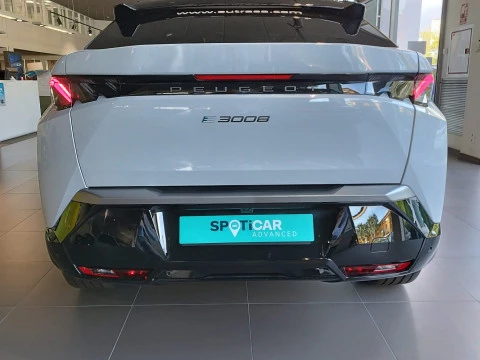 Peugeot e-3008 GT Eléctrico 157kW