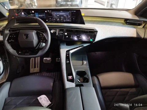 Peugeot e-3008 GT Eléctrico 157kW