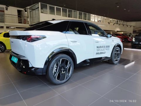 Peugeot e-3008 GT Eléctrico 157kW