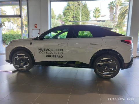 Peugeot e-3008 GT Eléctrico 157kW