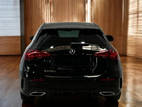 Mercedes-Benz Clase A A 250 e con tecnologia hibrida EQ