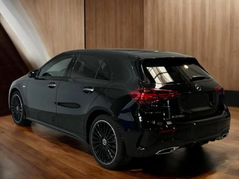 Mercedes-Benz Clase A A 250 e con tecnologia hibrida EQ