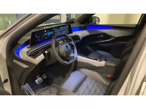 Peugeot e-3008 GT Eléctrico 157kW