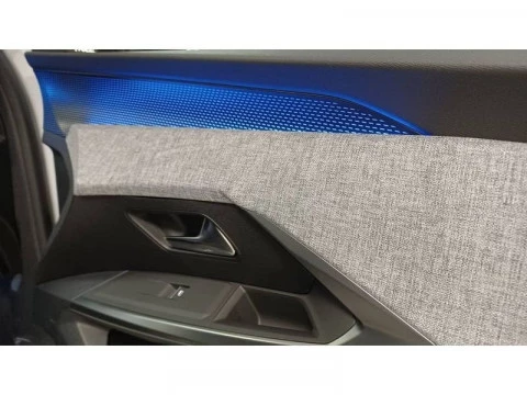 Peugeot e-3008 GT Eléctrico 157kW