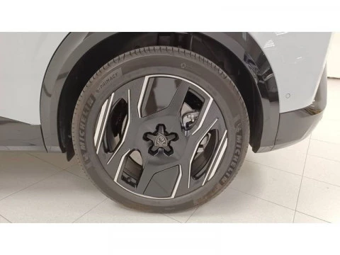 Peugeot e-3008 GT Eléctrico 157kW