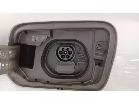 Peugeot e-3008 GT Eléctrico 157kW