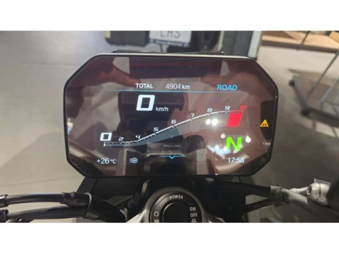 BMW Motorrad F 900 R Roadster / Naked Bike