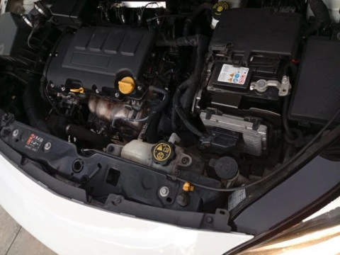 Opel Corsa 1.4 Selective 66kW (90CV) GLP