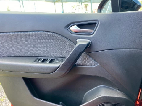 Renault Captur techno Eco-G 100cv (74 kW)