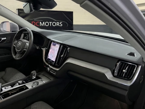 Volvo XC60 2.0 T6 AWD Recharge Core Auto
