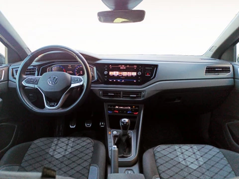 Volkswagen Polo 1.0 TSI 70KW R-LINE 5P