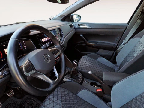 Volkswagen Polo 1.0 TSI 70KW R-LINE 5P