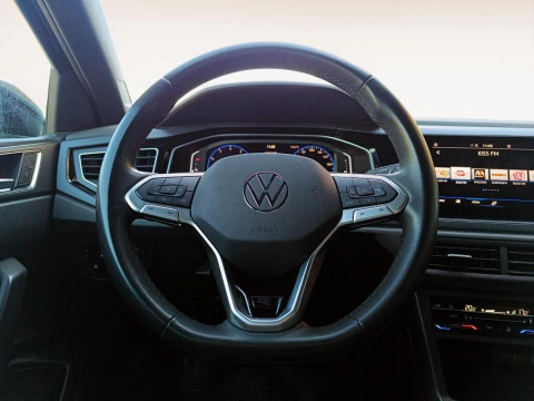 Volkswagen Polo 1.0 TSI 70KW R-LINE 5P