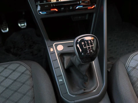 Volkswagen Polo 1.0 TSI 70KW R-LINE 5P