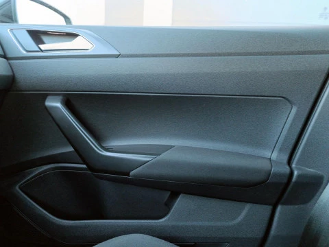 Volkswagen Polo 1.0 TSI 70KW R-LINE 5P