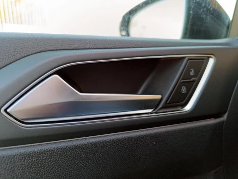 Volkswagen Polo 1.0 TSI 70KW R-LINE 5P