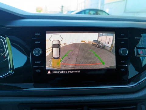 Volkswagen Polo 1.0 TSI 70KW R-LINE 5P