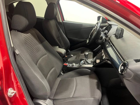 Mazda2 1.5 GE 66kW (90CV) Black Tech Edition
