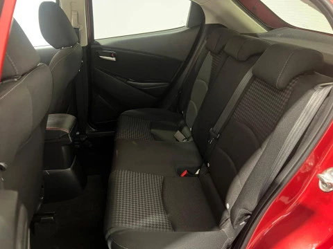 Mazda2 1.5 GE 66kW (90CV) Black Tech Edition