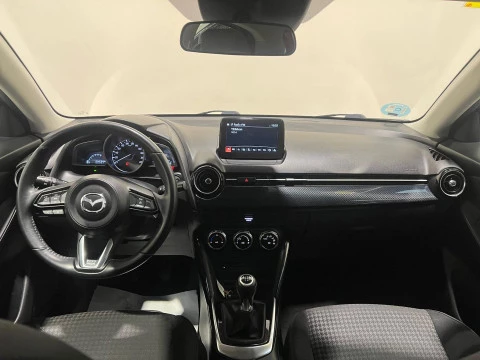 Mazda2 1.5 GE 66kW (90CV) Black Tech Edition