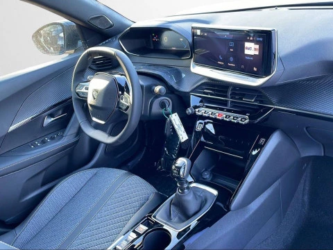 Peugeot 2008 Allure Gasolina 100 S&S 6 Vel. MAN
