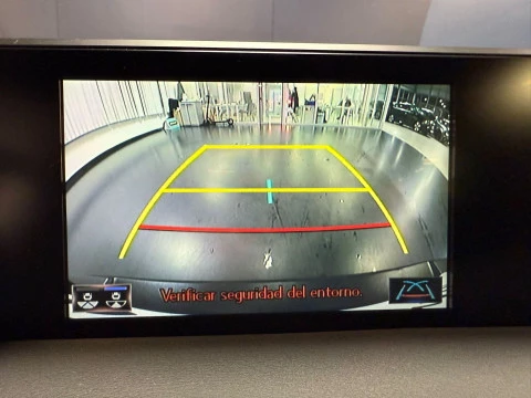 Lexus UX 2.0 250h Business