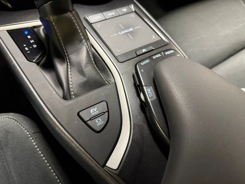 Lexus UX 2.0 250h Business