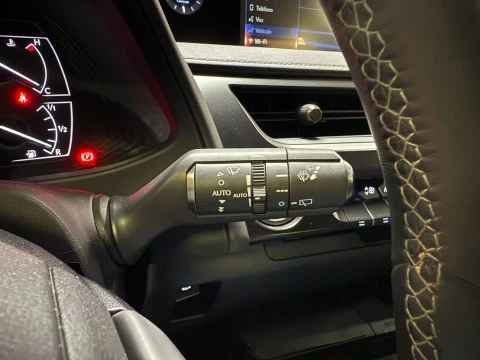 Lexus UX 2.0 250h Business